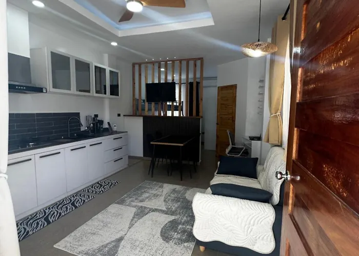 Hero House * Pooc
